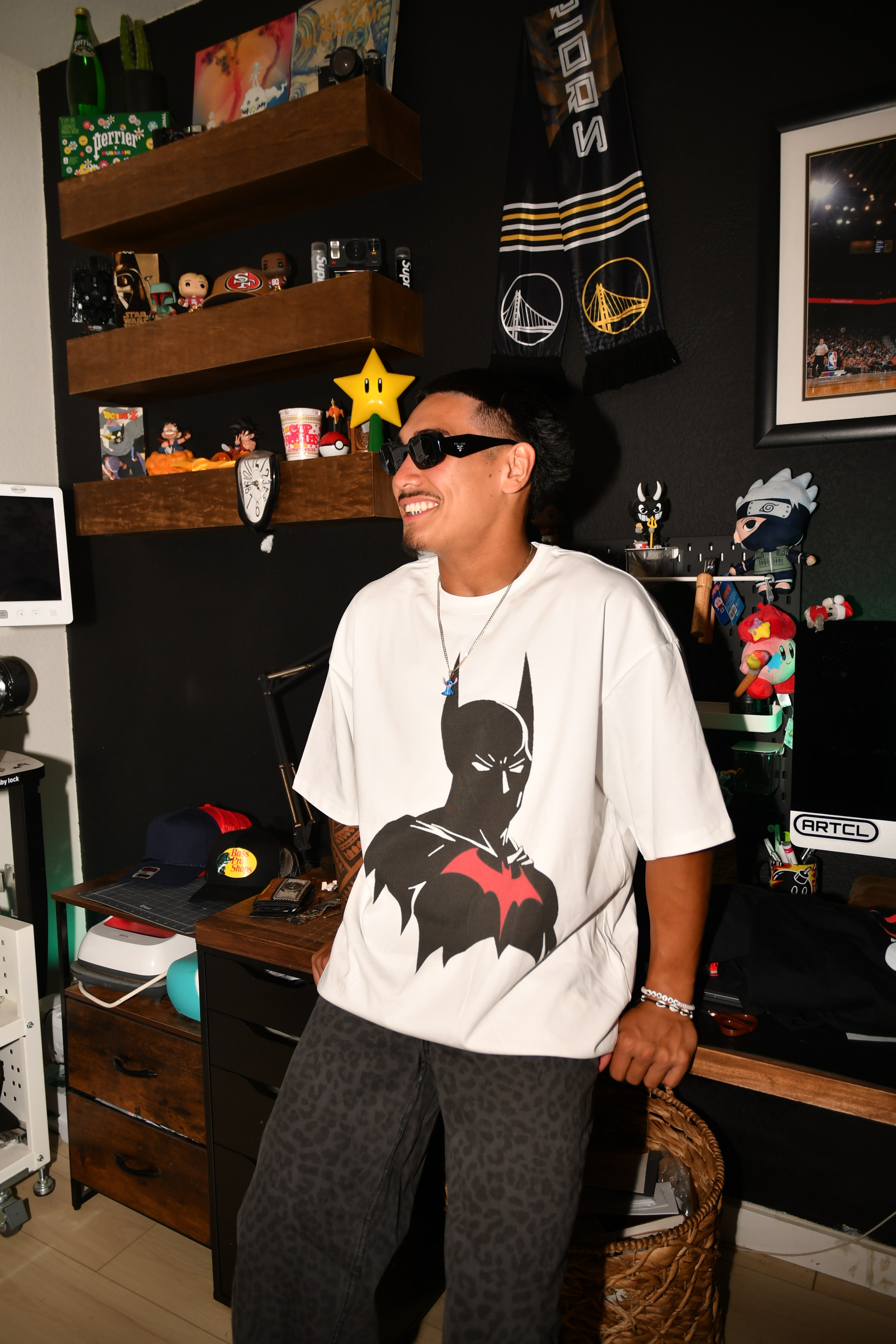 BATMAN BEYOND COWL MAX PRINT TEE